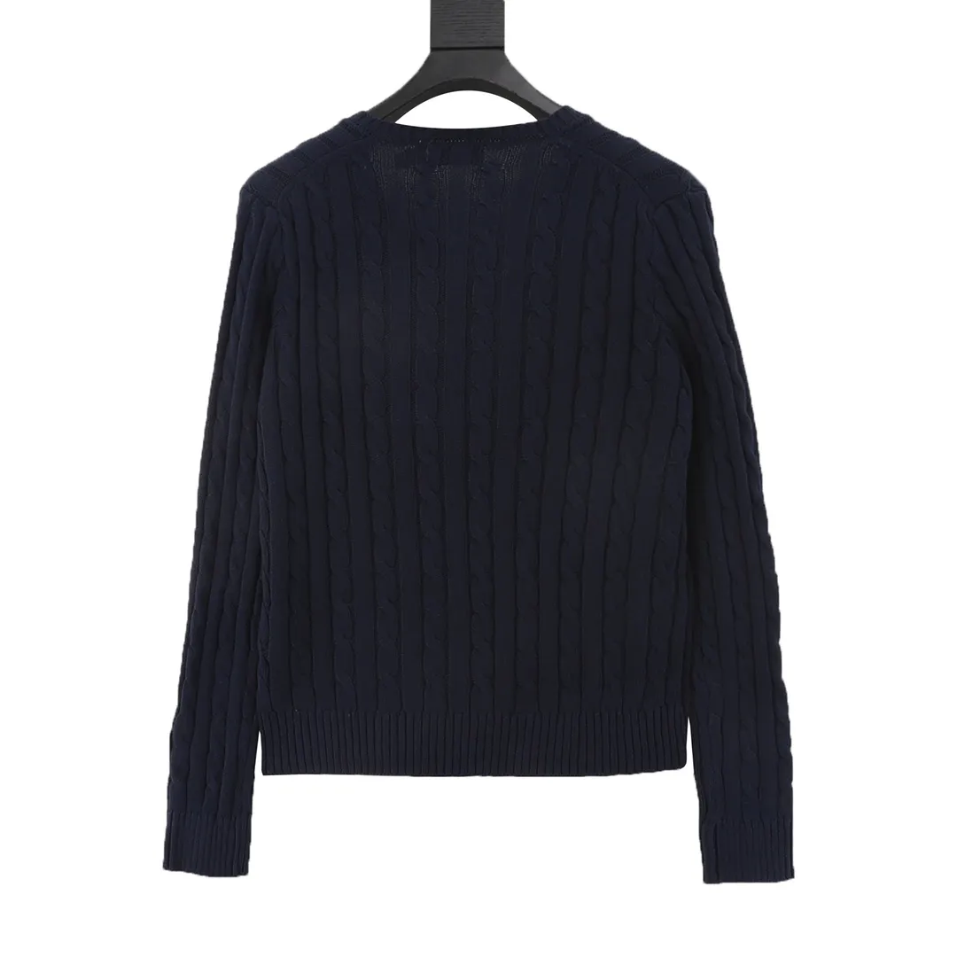 🅿️480 Ralph Lauren 25FW small label knitted sweetheart neck sweater Ralph Lauren (RALPH LAUREN) is the "American classic" brand in the fashion industry. Founded by Mr. Ralph Lauren in 1968, it is a high-end fashion brand with a strong American flavor. The styles are highly stylized and should be regarded as the clothing brand that best represents American culture (this can be seen from the fact that the uniforms of the US team in many Olympic Games have been provided by Ralph Lauren). Size: S-L